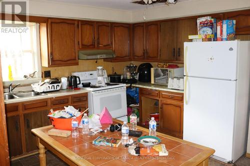 200 Talbot Street E, Aylmer (Ay), ON - Indoor Photo Showing Kitchen With Double Sink