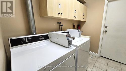 2 - 290 Elmgrove Avenue, Oshawa, ON - Indoor Photo Showing Laundry Room