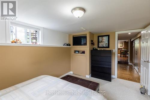 14308 County 27 Road, Springwater, ON - Indoor Photo Showing Bedroom