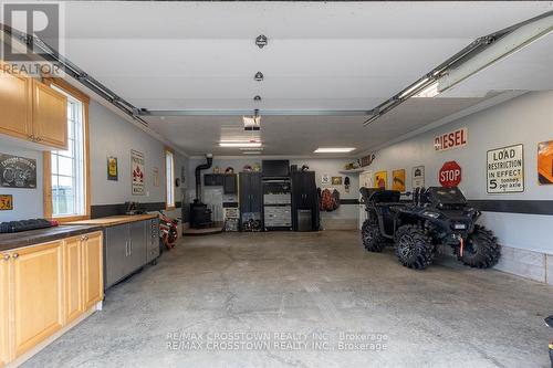 14308 County 27 Road, Springwater, ON - Indoor Photo Showing Garage