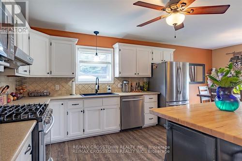 14308 County 27 Road, Springwater, ON - Indoor Photo Showing Kitchen