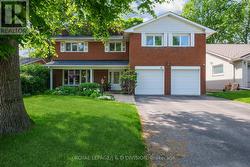 43 CLEARSIDE PLACE  Toronto, ON M9C 2G7