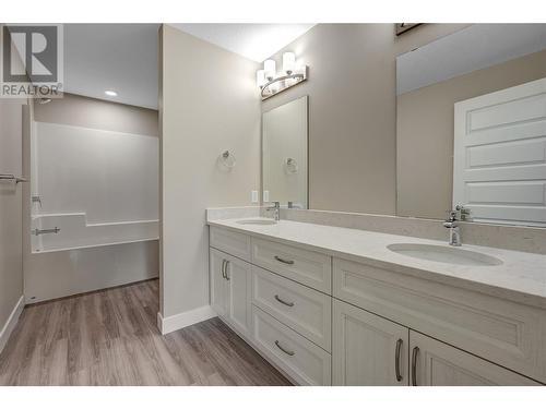 5640 51St Street Unit# 408, Osoyoos, BC - Indoor Photo Showing Bathroom