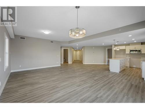 5640 51St Street Unit# 407, Osoyoos, BC - Indoor Photo Showing Kitchen