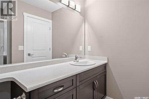 226 1220 Pringle Way, Saskatoon, SK - Indoor Photo Showing Bathroom