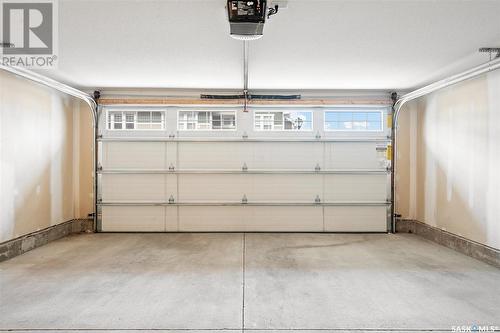 226 1220 Pringle Way, Saskatoon, SK - Indoor Photo Showing Garage