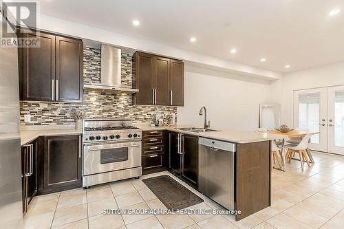 67 Majesty Boulevard, Barrie, ON - Indoor Photo Showing Kitchen With Double Sink With Upgraded Kitchen