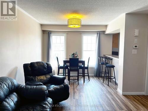 747 Challinor Terrace, Milton, ON - Indoor Photo Showing Living Room