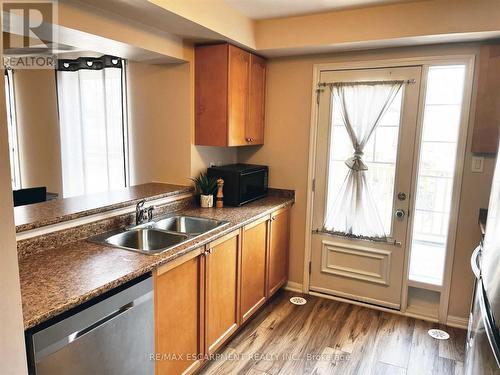 747 Challinor Terrace, Milton, ON - Indoor Photo Showing Kitchen With Double Sink