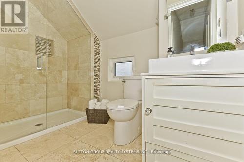 34 Fairfield Avenue, Toronto, ON - Indoor Photo Showing Bathroom