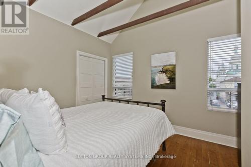 34 Fairfield Avenue, Toronto, ON - Indoor Photo Showing Bedroom