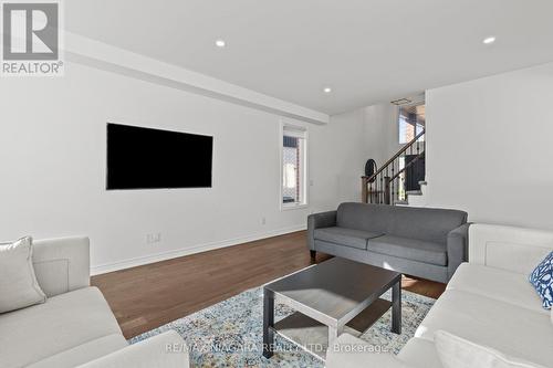 141 Susan Drive, Pelham, ON - Indoor Photo Showing Living Room