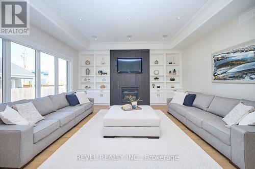 107 Millpond Road, Niagara-On-The-Lake, ON - Indoor Photo Showing Living Room With Fireplace