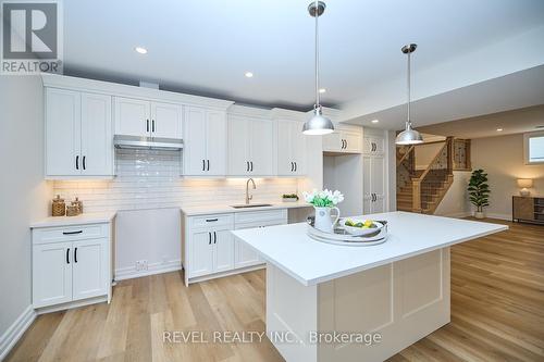 107 Millpond Road, Niagara-On-The-Lake, ON - Indoor Photo Showing Kitchen With Upgraded Kitchen