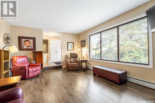 43 Jordan Place, Saskatoon, SK - Indoor Photo Showing Living Room