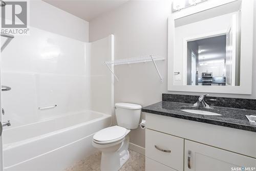 302 1025 Moss Avenue, Saskatoon, SK - Indoor Photo Showing Bathroom