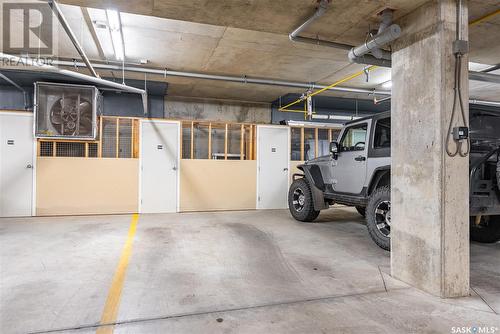 302 1025 Moss Avenue, Saskatoon, SK - Indoor Photo Showing Garage