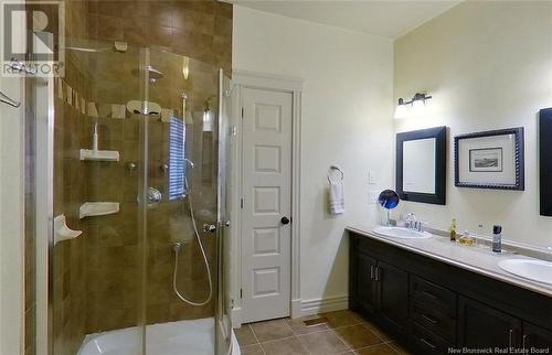 107 Rouse Street, Dieppe, NB - Indoor Photo Showing Bathroom