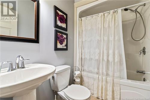 107 Rouse Street, Dieppe, NB - Indoor Photo Showing Bathroom