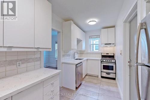 Upper - 1749 Bayview Avenue, Toronto, ON - Indoor Photo Showing Kitchen