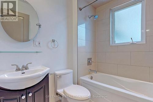 Upper - 1749 Bayview Avenue, Toronto, ON - Indoor Photo Showing Bathroom