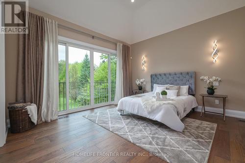 1427 10Th Side Road, New Tecumseth, ON - Indoor Photo Showing Bedroom