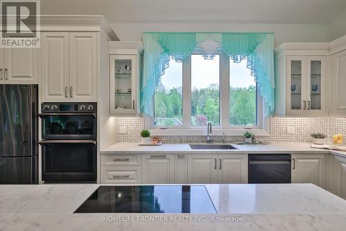 1427 10Th Side Road, New Tecumseth, ON - Indoor Photo Showing Kitchen With Upgraded Kitchen