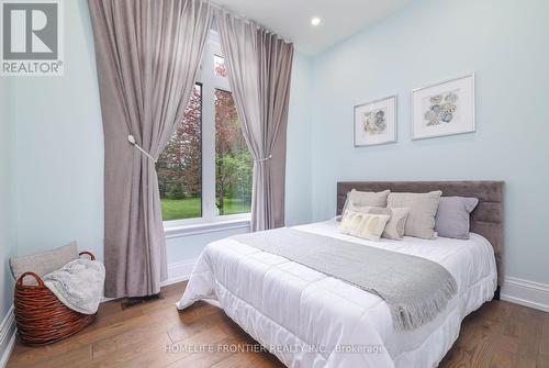 1427 10Th Side Road, New Tecumseth, ON - Indoor Photo Showing Bedroom