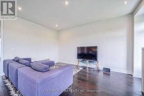 15 Anchusa Drive, Richmond Hill, ON - Indoor Photo Showing Living Room