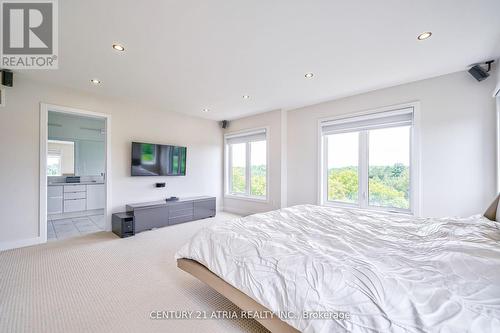 15 Anchusa Drive, Richmond Hill, ON - Indoor Photo Showing Bedroom