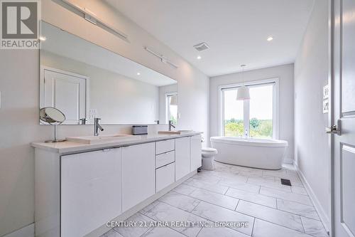 15 Anchusa Drive, Richmond Hill, ON - Indoor Photo Showing Bathroom