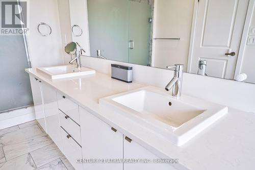 15 Anchusa Drive, Richmond Hill, ON - Indoor Photo Showing Bathroom