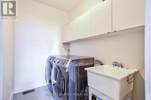 15 Anchusa Drive, Richmond Hill, ON - Indoor Photo Showing Laundry Room