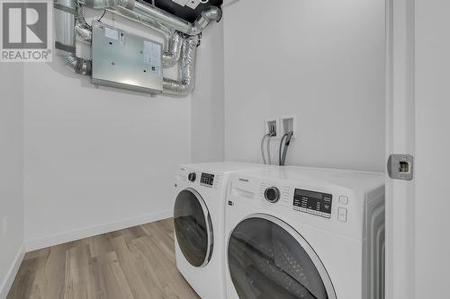 1057 Frost Road Unit# 317, Kelowna, BC - Indoor Photo Showing Laundry Room