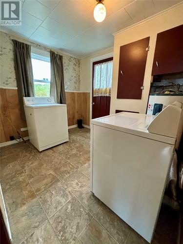 586-588 Main Road, Mount Carmel, NL - Indoor Photo Showing Laundry Room