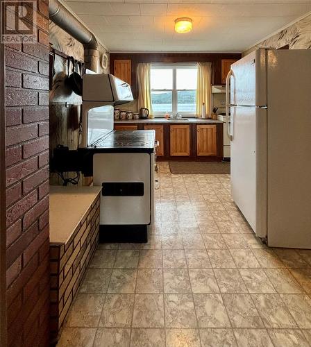 586-588 Main Road, Mount Carmel, NL - Indoor Photo Showing Kitchen