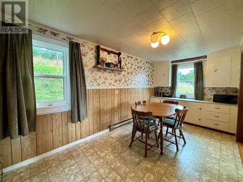 586-588 Main Road, Mount Carmel, NL - Indoor Photo Showing Dining Room