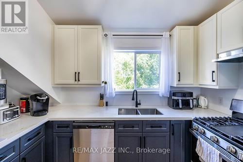 264 Mary Street, Scugog (Port Perry), ON - Indoor Photo Showing Kitchen With Double Sink