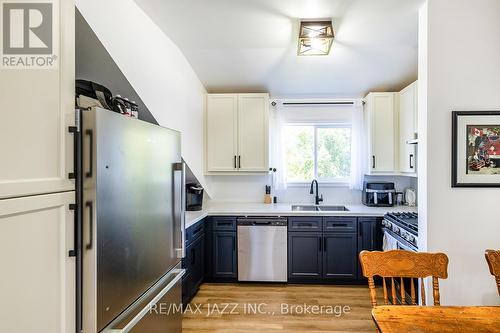 264 Mary Street, Scugog (Port Perry), ON - Indoor Photo Showing Kitchen With Double Sink