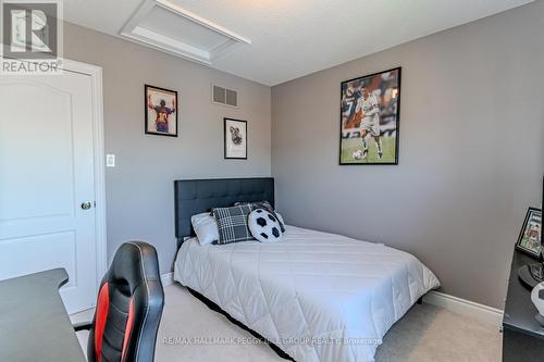 82 Nathan Crescent, Barrie, ON - Indoor Photo Showing Bedroom