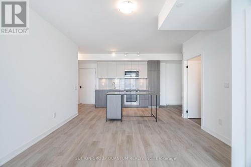 1307 - 220 Missinnihe Way, Mississauga, ON - Indoor Photo Showing Kitchen