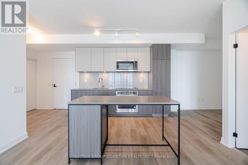 1307 - 220 Missinnihe Way, Mississauga, ON - Indoor Photo Showing Kitchen With Upgraded Kitchen