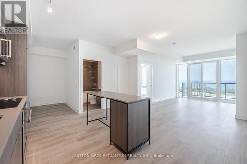 1307 - 220 Missinnihe Way, Mississauga, ON - Indoor Photo Showing Kitchen