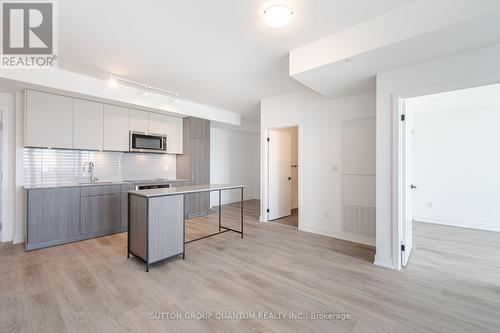 1307 - 220 Missinnihe Way, Mississauga, ON - Indoor Photo Showing Kitchen