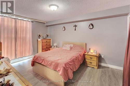 501 - 135 Marlee Avenue, Toronto, ON - Indoor Photo Showing Bedroom