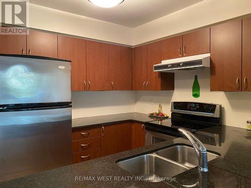 408 - 7 North Park Road, Vaughan, ON - Indoor Photo Showing Kitchen With Double Sink