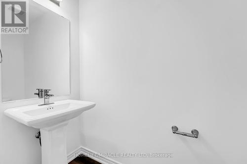 57 - 120 Court Drive, Brant, ON - Indoor Photo Showing Bathroom