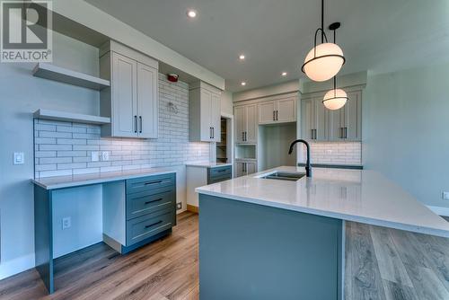 189 Whistler Place, Vernon, BC - Indoor Photo Showing Kitchen With Double Sink With Upgraded Kitchen