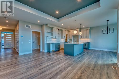 189 Whistler Place, Vernon, BC - Indoor Photo Showing Kitchen