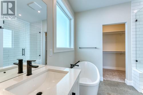 189 Whistler Place, Vernon, BC - Indoor Photo Showing Bathroom